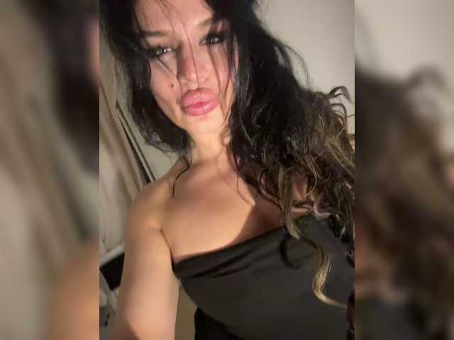 NotBellucci live cam on BongaCams