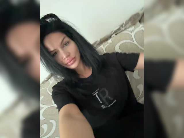 NotBellucci live cam on BongaCams