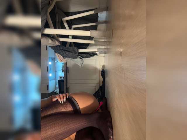 NotBellucci live cam on BongaCams