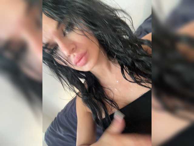 NotBellucci live cam on BongaCams