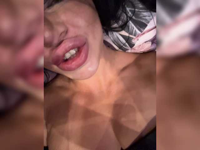 NotBellucci live webcam show