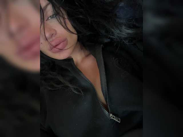 NotBellucci live cam on BongaCams
