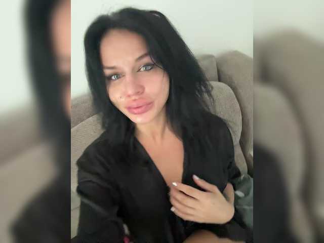 NotBellucci live cam on BongaCams