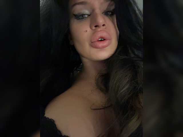 NotBellucci live cam on BongaCams