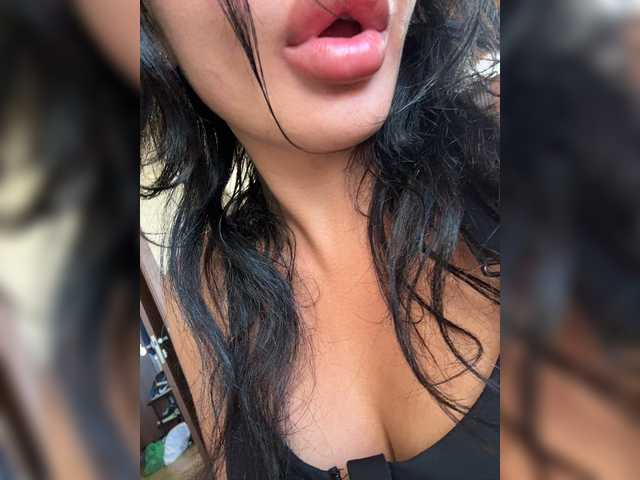 NotBellucci live cam on UnifiedCams