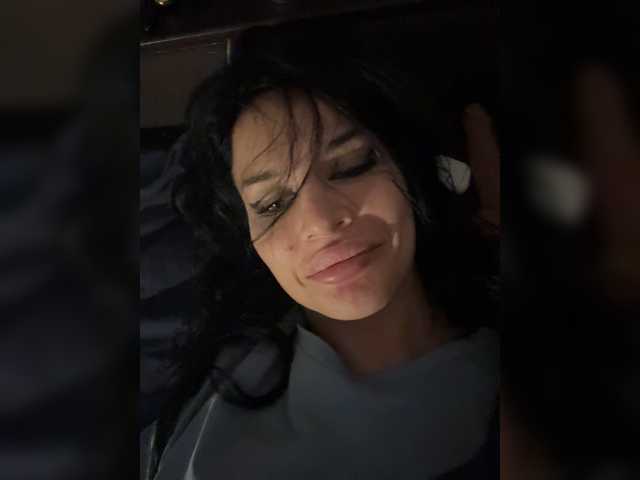 NotBellucci live cam on BongaCams