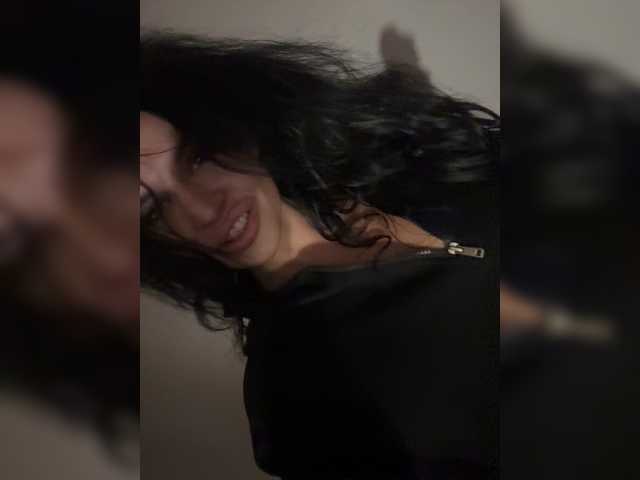 NotBellucci live cam on BongaCams