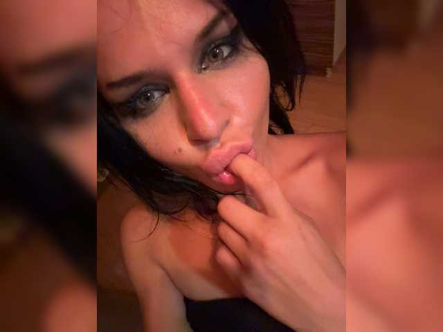 NotBellucci live cam on BongaCams
