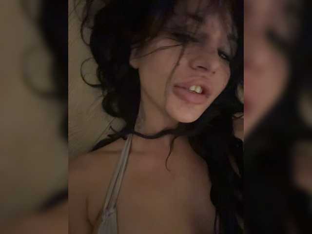 NotBellucci live cam on BongaCams