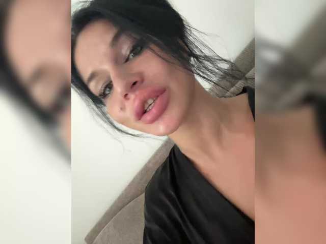 NotBellucci live cam on BongaCams
