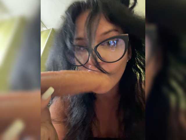NotBellucci live webcam show