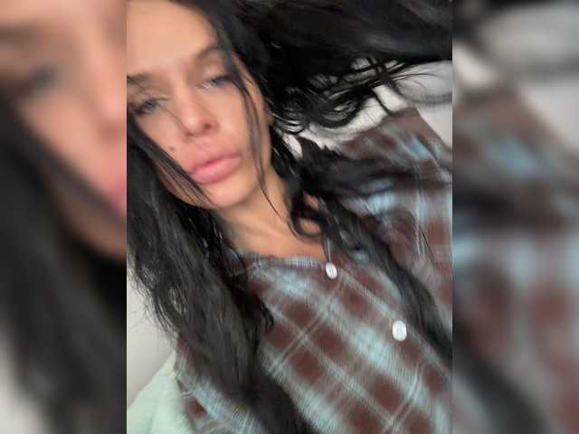 NotBellucci live cam on BongaCams