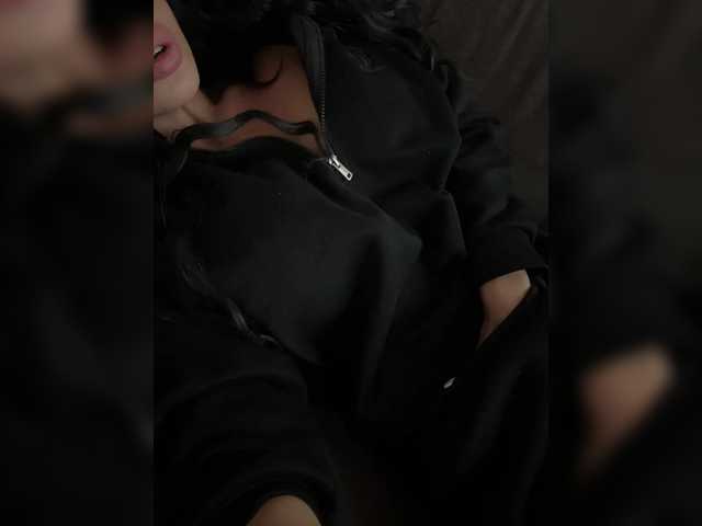 NotBellucci live cam preview