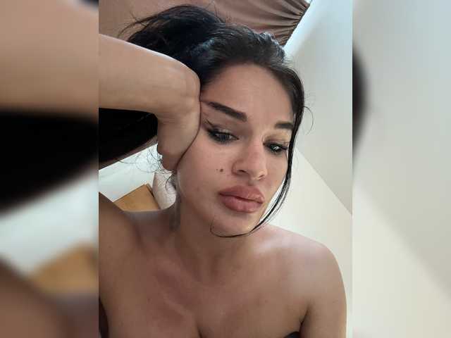 NotBellucci's BongaCams show and profile