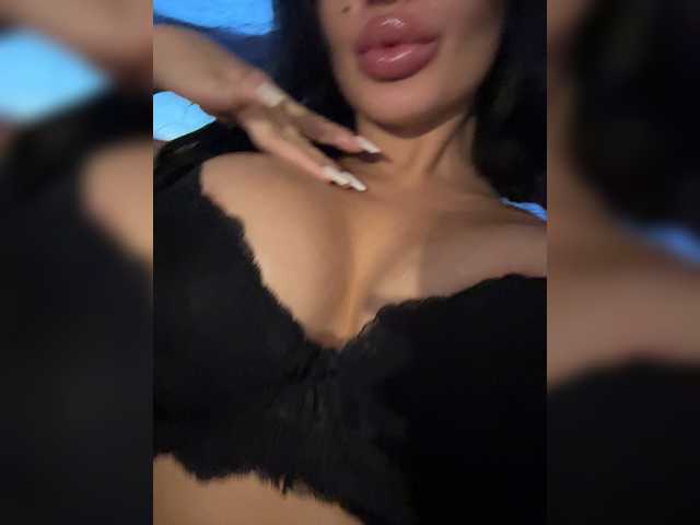 NotBellucci live cam on BongaCams