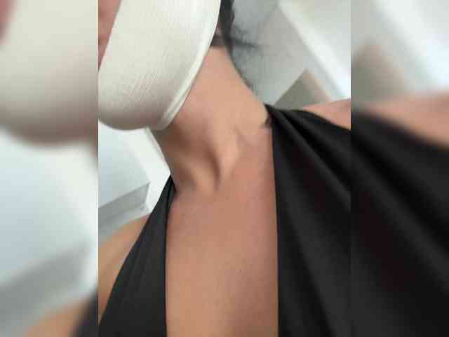NotBellucci webcam