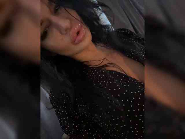 Modella: NotBellucci