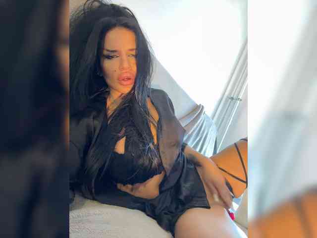 NotBellucci NotBellucci