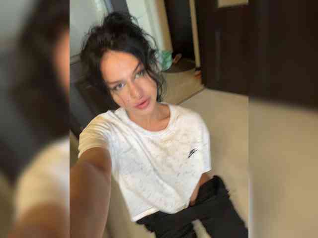 NotBellucci webcam