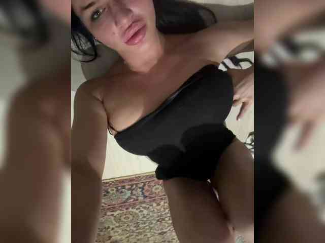 NotBellucci Sex Cam Show