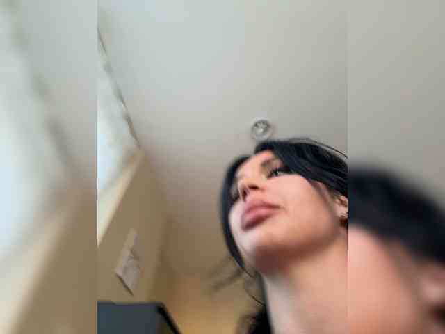 NotBellucci webcam