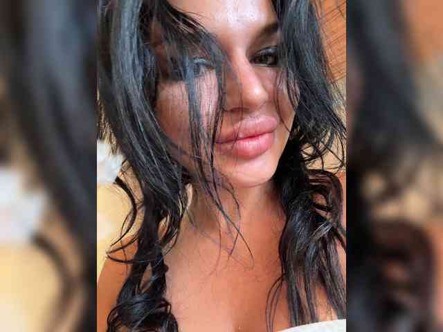 NotBellucci Live Webcam on BongaCams