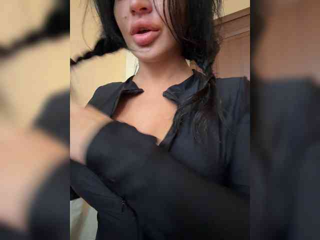NotBellucci NotBellucci