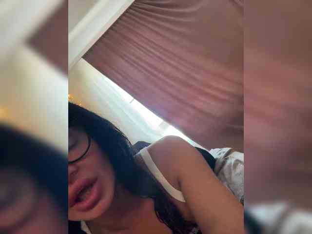 Acest model este live acum. NotBellucci