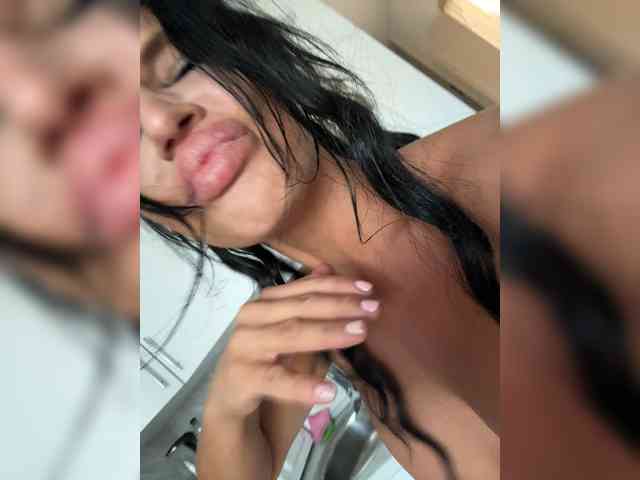 NotBellucci webcam