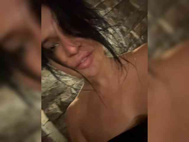 NotBellucci webcam