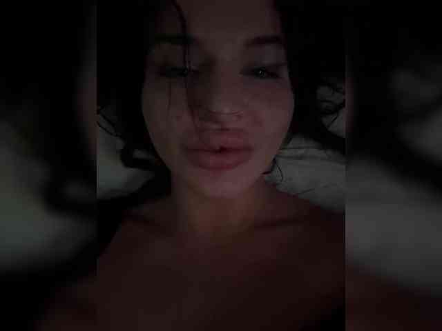 NotBellucci Sex Cam Show