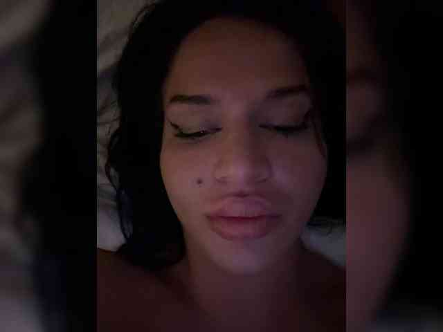 NotBellucci Sex Cam Show