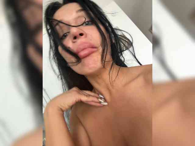 Модель: NotBellucci