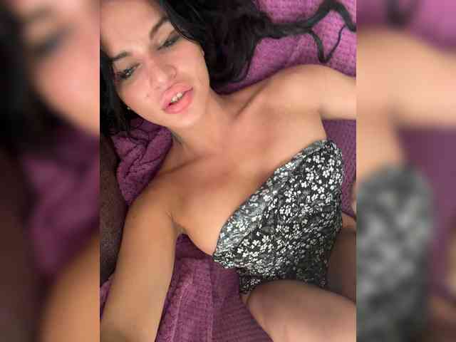 NotBellucci Sex Cam Show