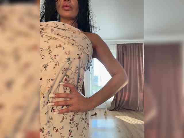 NotBellucci Live Webcam on BongaCams