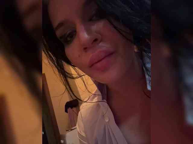 NotBellucci Sex Cam Show