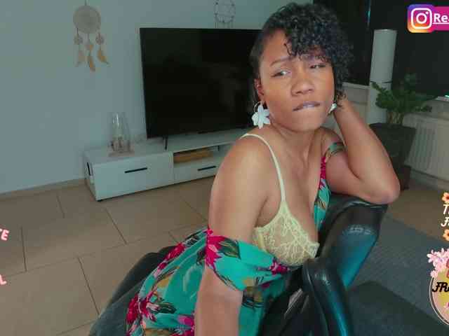 yayamuse Live Webcam on BongaCams