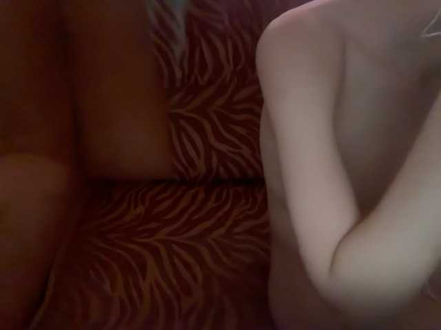 Alissared81 live cam on BongaCams