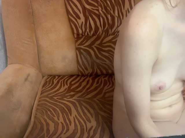 Alissared81 live cam on BongaCams
