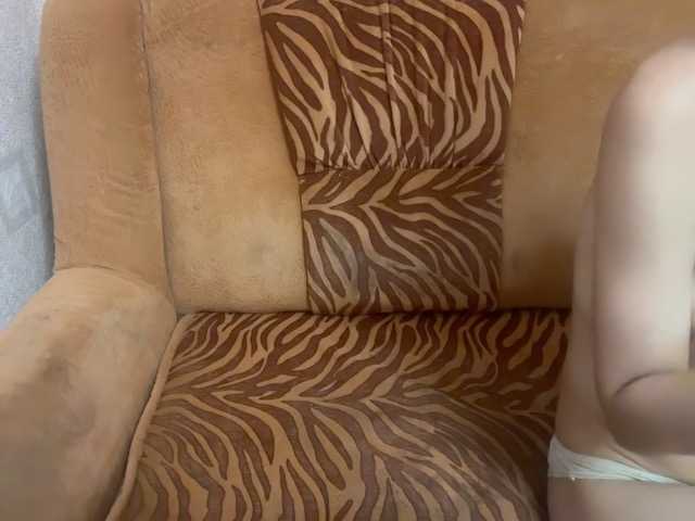 Alissared81 live cam on BongaCams