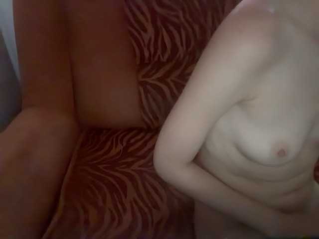 Alissared81 live cam on BongaCams