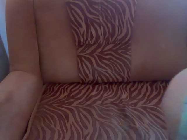 Alissared81 live cam on BongaCams