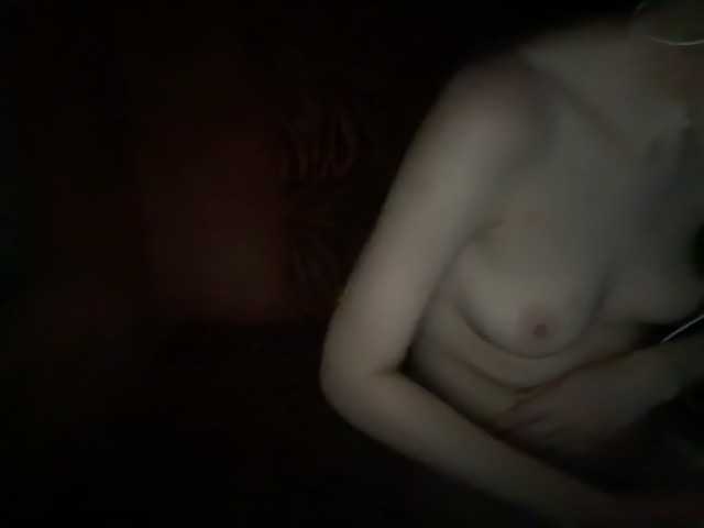 Alissared81 live cam on BongaCams