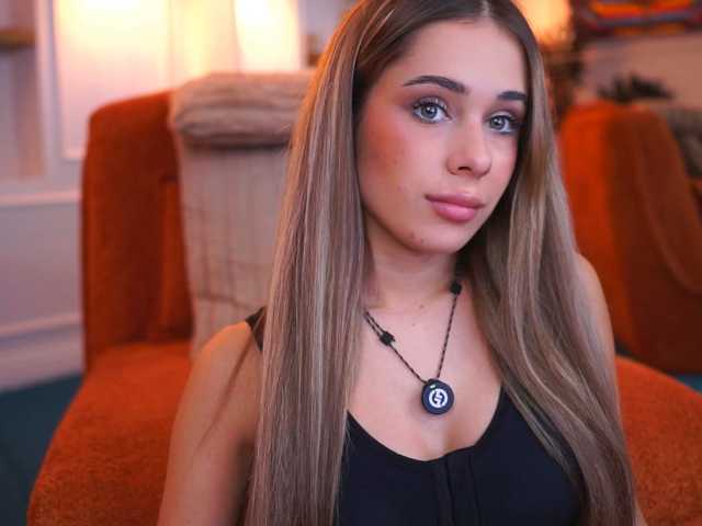 AvaSolis, en vivo ahora en BongaCams