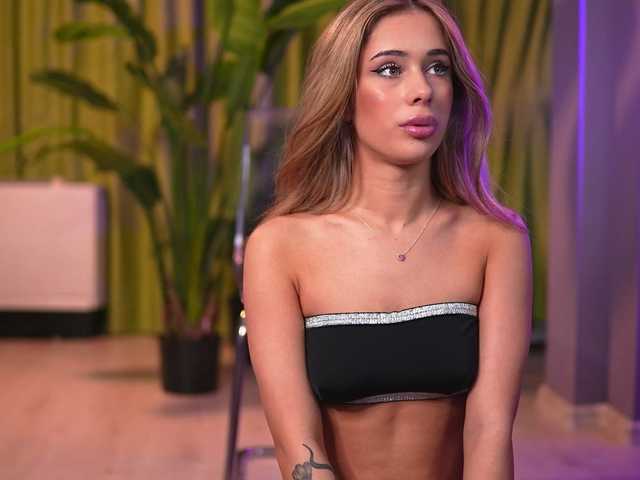 AvaSolis live cam on BongaCams