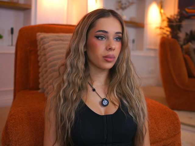 AvaSolis live cam on BongaCams