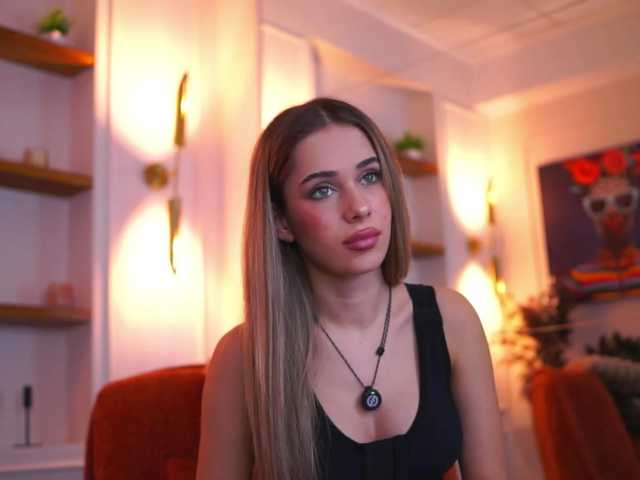 AvaSolis live cam on BongaCams