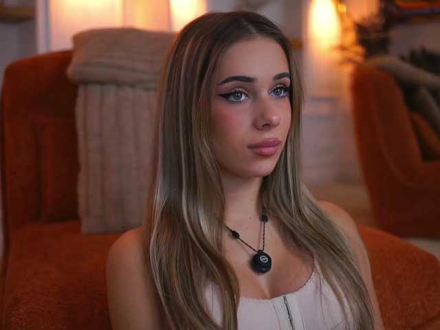 AvaSolis live cam on BongaCams