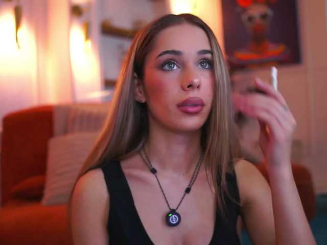 AvaSolis live cam on BongaCams