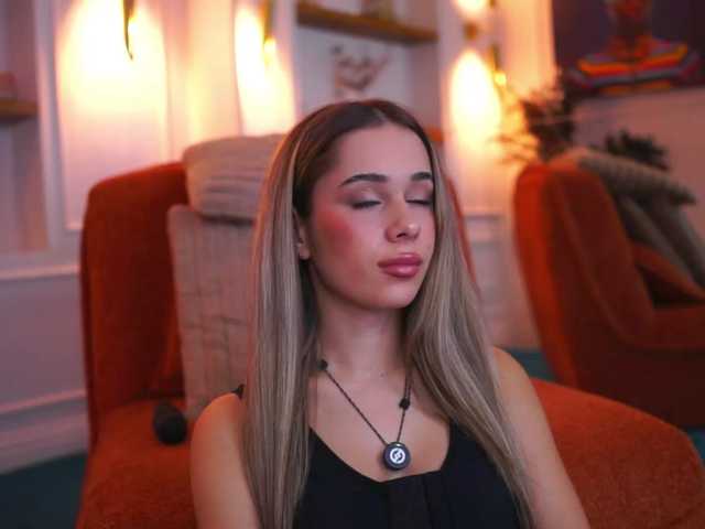 AvaSolis live cam on BongaCams